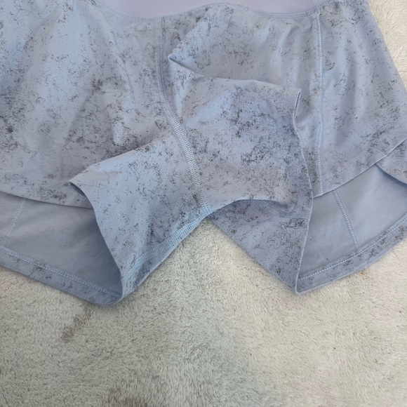 Lululemon Speed Up Mid-Rise Lined Short 4"
Gravel Dust Pastel Blue Multi 2 - Picture 3 of 8